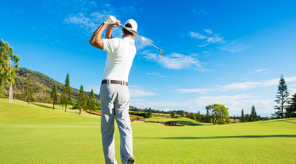 Man playing golf on the Costa Blanca